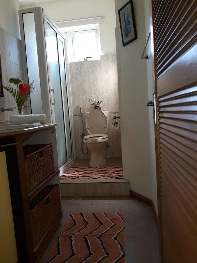 Pereybere Marlin Studio Apartment Pereybere Beach Bagian luar foto